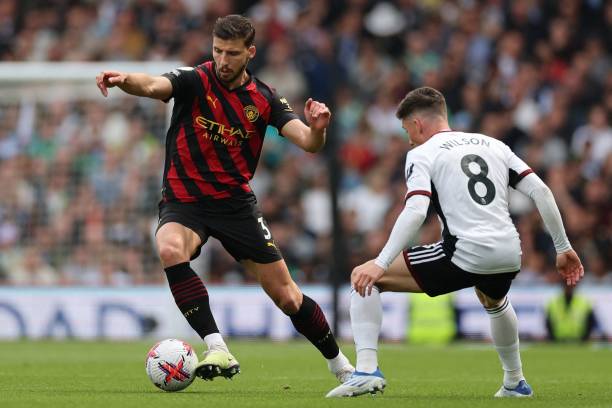 比斯利和史蒂芬森领衔的一对一单挑训练.