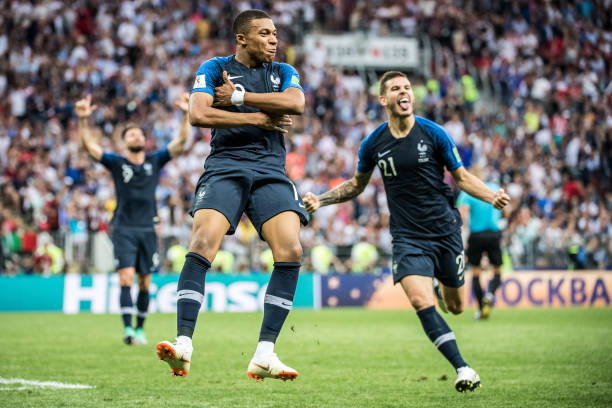 2024／25赛季欧协联决赛对阵：皇家贝蒂斯vs切尔西.