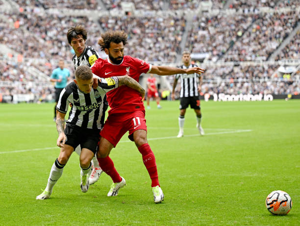 拉基蒂奇晒与莫德里奇合照：🖤❤️他们不知道自己有多幸运.