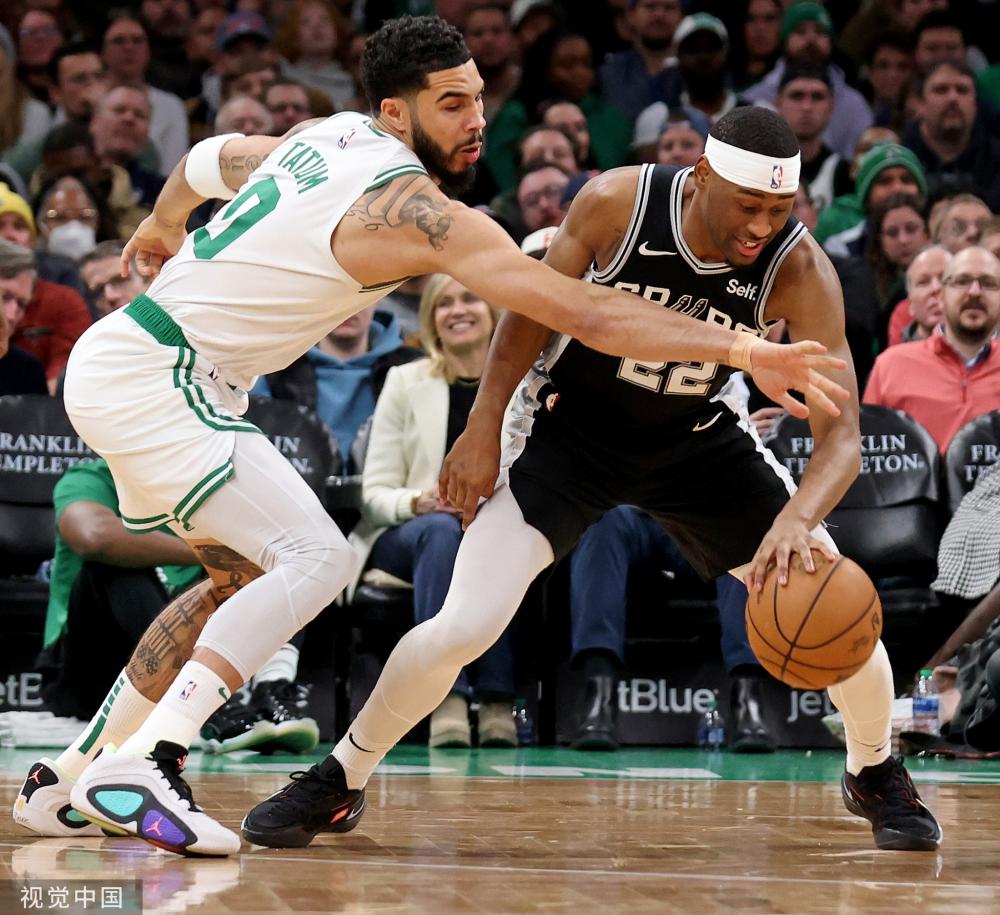 官方：热那亚租借雷恩中卫厄斯蒂高，协议含买断条款.