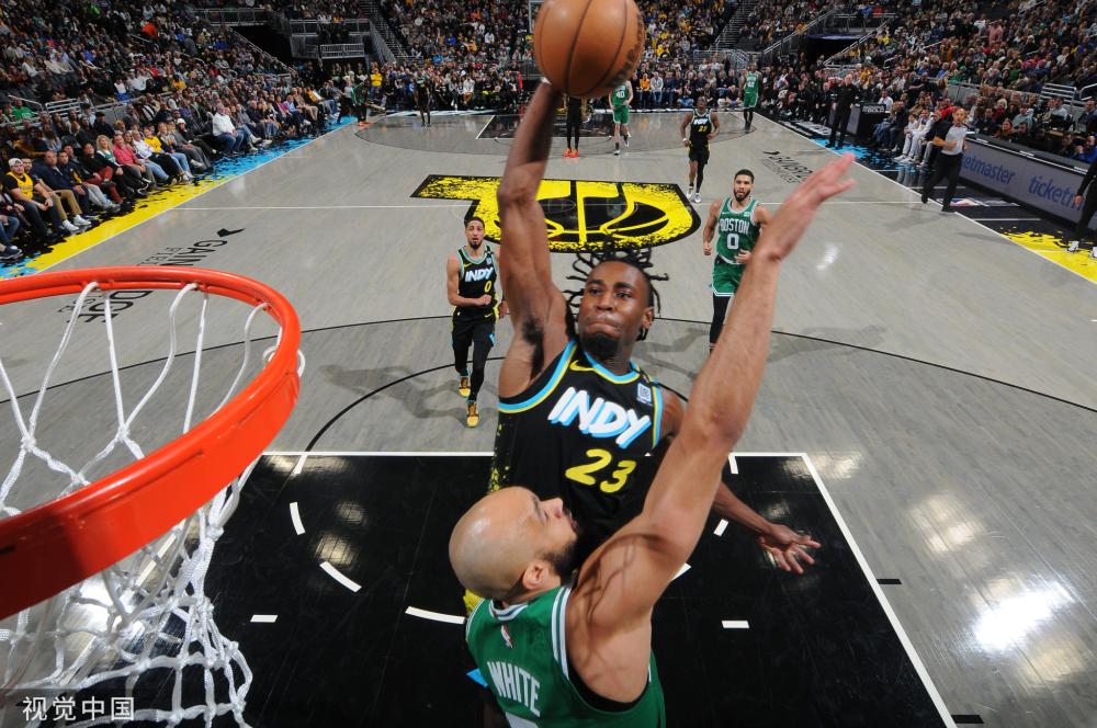 年轻球员中 年轻球员中